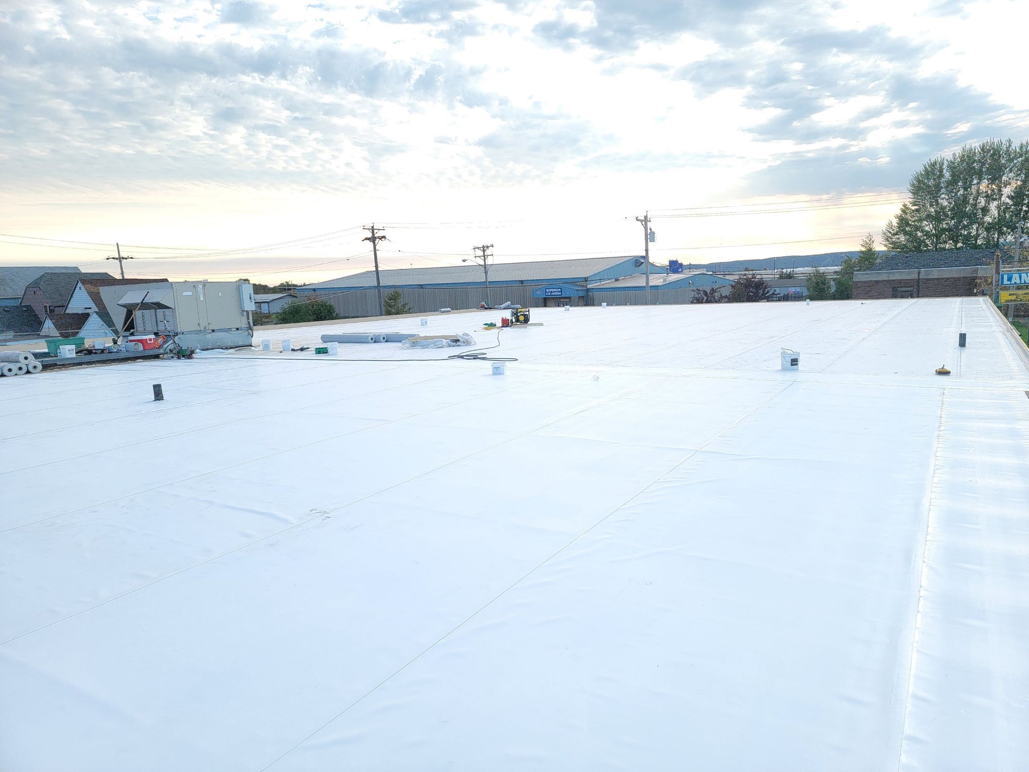 Waterproofing flat roof installation 